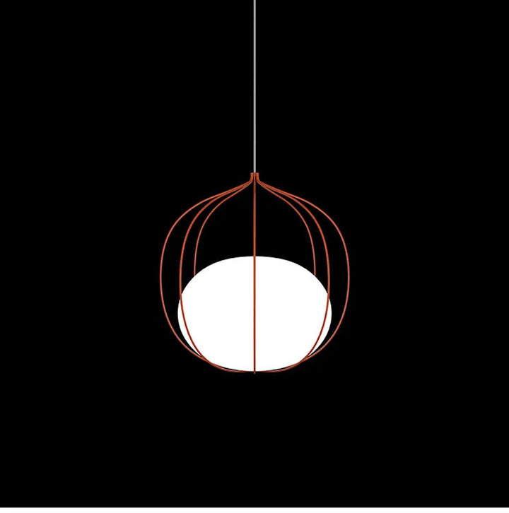 Suspension métallique cage globe style moderne minimaliste, lumière suspendue avec finition brillante et forme sphérique. Taille disponible: 40x44 cm. Ampoule non incluse. Pour salon et cuisine. LampeSuspension.com.