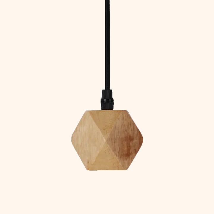 C'est une suspension en bois à forme géométrique. Elle est minimaliste de style scandinave. Le câble est noir. 