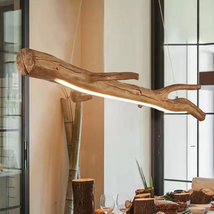 Suspension bois branche design bohème, chandelier en bois suspendu avec LED intégrées pour un éclairage chaleureux et accueillant. Parfait pour un style bohème ou éco-chic dans le salon, la cuisine ou la salle à manger. Dimensions : 90x9 cm.