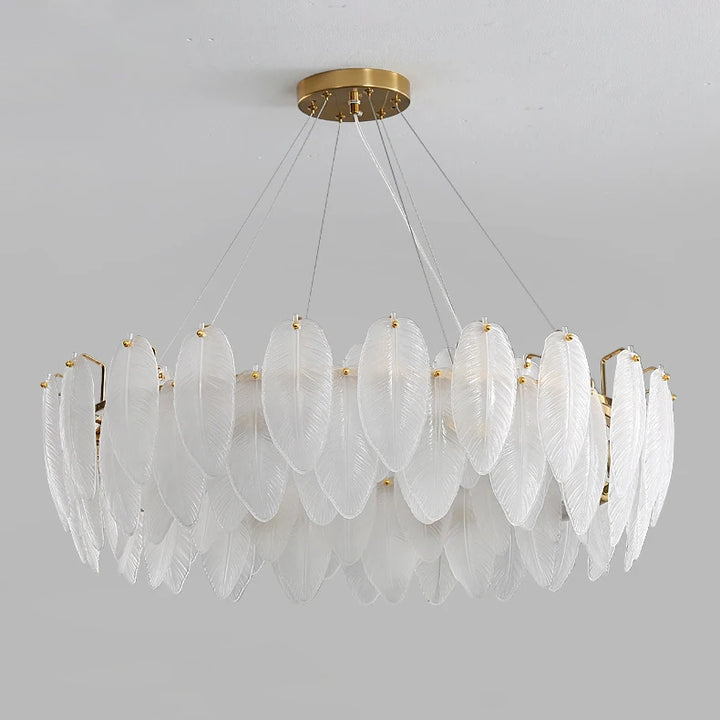 Suspension anneau plumes blanches en verre design bohème, éclairage doux et élégant pour salon ou salle à manger, 50x23 cm, ampoules LED incluses.