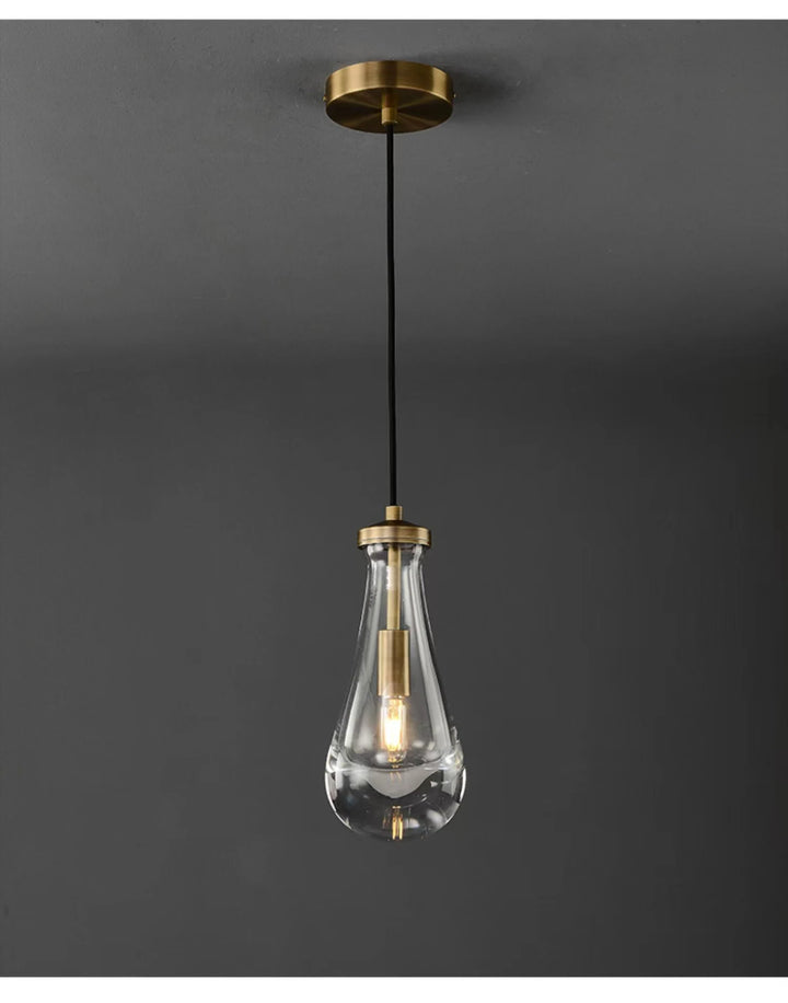 Suspension goutte en verre et laiton design industriel, éclairage ajusté pour une ambiance moderne dans votre cuisine, chambre ou salon. Ampoule incluse.