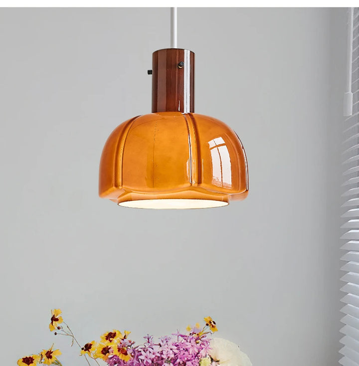 Suspension verre fumé fleur vintage, luminaire élégant pour une ambiance chaleureuse dans votre intérieur.