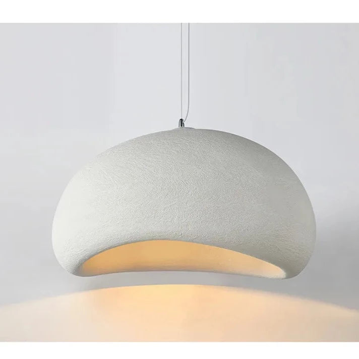 Suspension terre cuite cloche scandinave minimaliste, éclairage blanc chaud. Parfaite pour éclairer de 3 à 10 m² dans votre cuisine, salon ou couloir. Ampoule LED incluse. Disponible en différentes tailles.