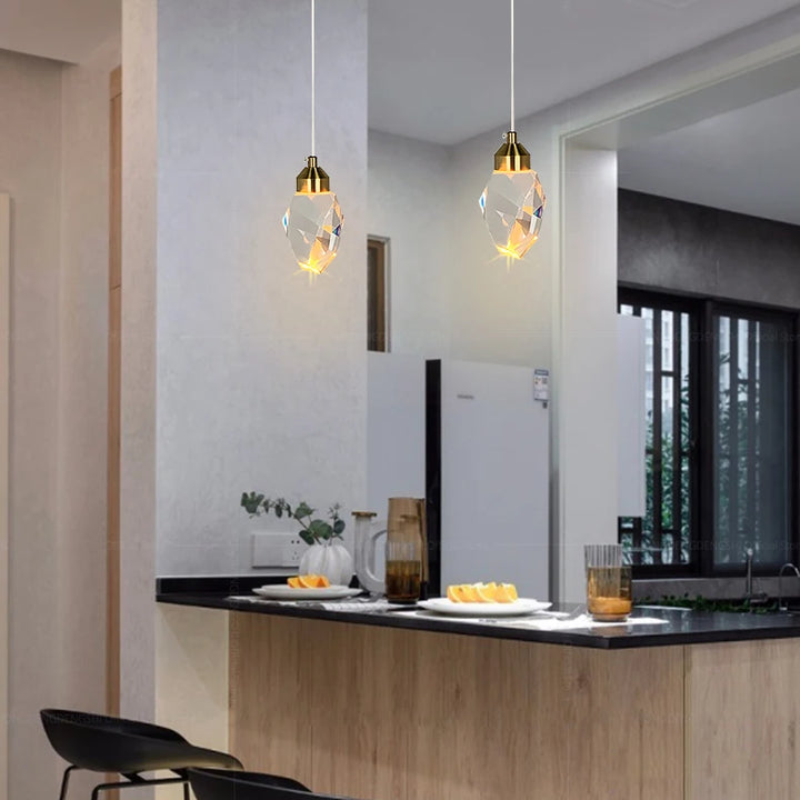 Suspension cristal pierre LED moderne dorée, métal doré, cristal, ampoule LED 5W, éclairage blanc chaud/froid, idéale pour cuisine, salon, salle à manger. Élégance et modernité pour votre intérieur.