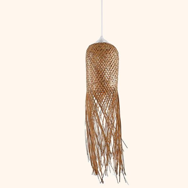 C'est une suspension en bambou tressée avec de longs fils pendants. Le câble est blanc