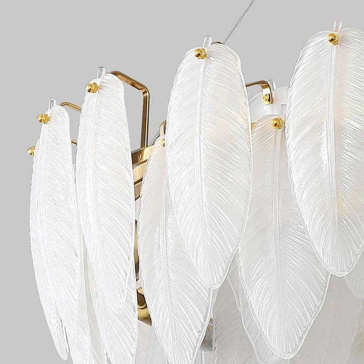 Suspension anneau plumes blanches en verre design bohème, éclairage doux et accueillant pour un intérieur luxueux et élégant. Parfait pour illuminer un espace de 5 à 8 m². Ampoules LED incluses.