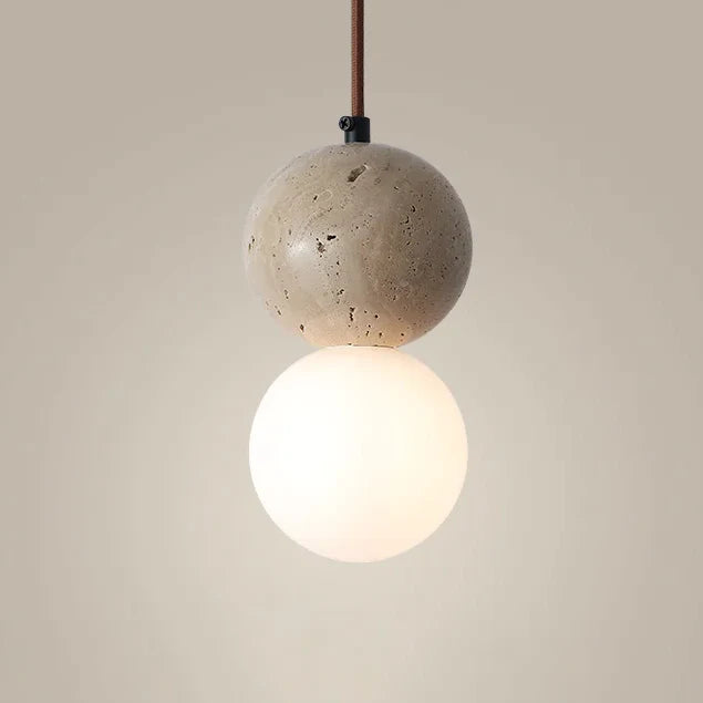 Suspension en pierre naturelle double globe design minimaliste scandinave avec ampoule. Éclairage doux pour espaces de 5 à 10 m². Câble marron de 1,5 m. Parfait pour créer une ambiance sereine dans tout espace de vie.