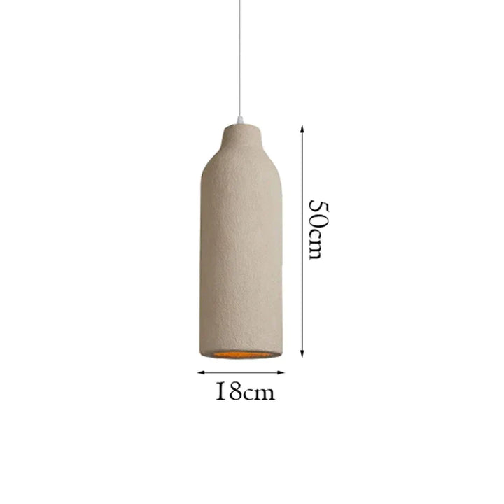 Suspension allongée effet terre cuite beige bohème, résine imitant parfaitement la terre cuite, dimensions 18x50 cm, idéale pour éclairer des zones de 5 à 10 m², style naturel et apaisant.