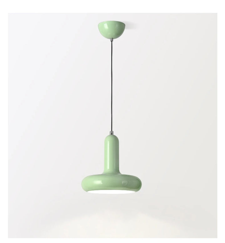 Suspension métal coloré design art déco avec ampoule LED, éclairant une pièce avec élégance et chaleur. Parfait pour chambre, cuisine, salon ou couloir.