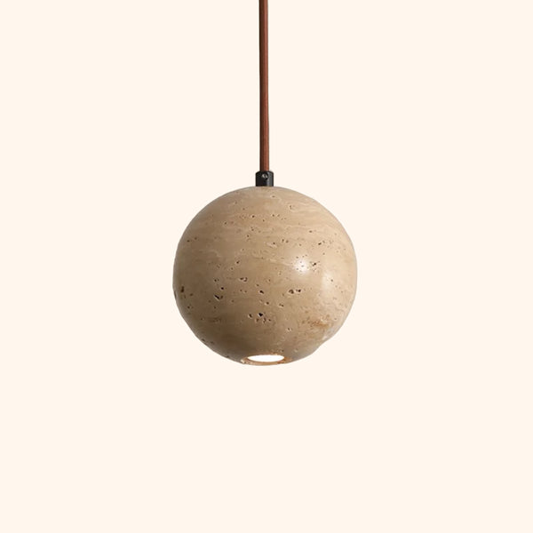 C'est une suspension au design scandinave. C'est un mini globe en pierre beige. Le câble est marron.